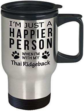 חובב כלבים טיול ספל קפה - אדם מאושר יותר עם מתנות הצלת בעלים תאילנדי